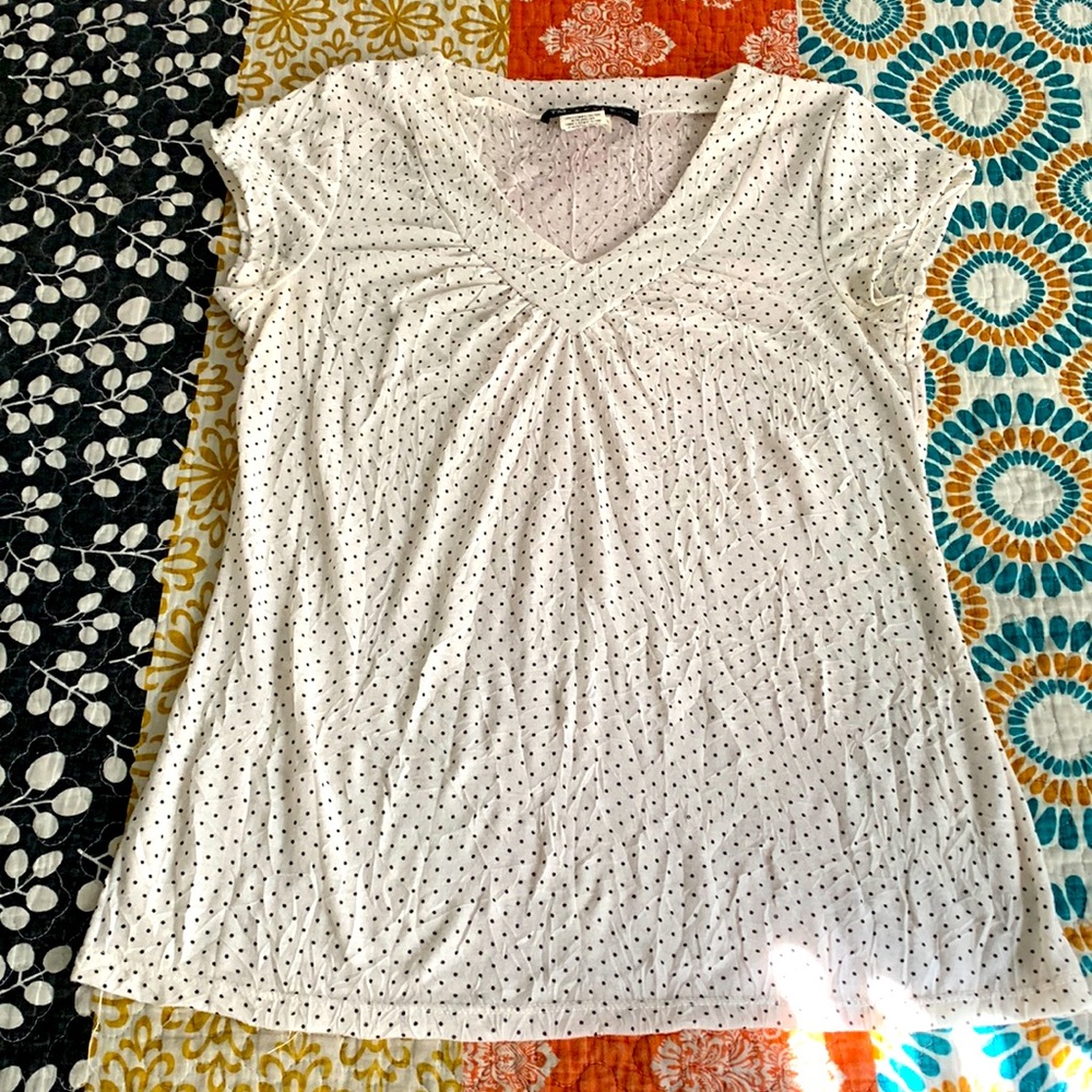 Sweet v-neck top, very soft, polka dots and “crackle” texture